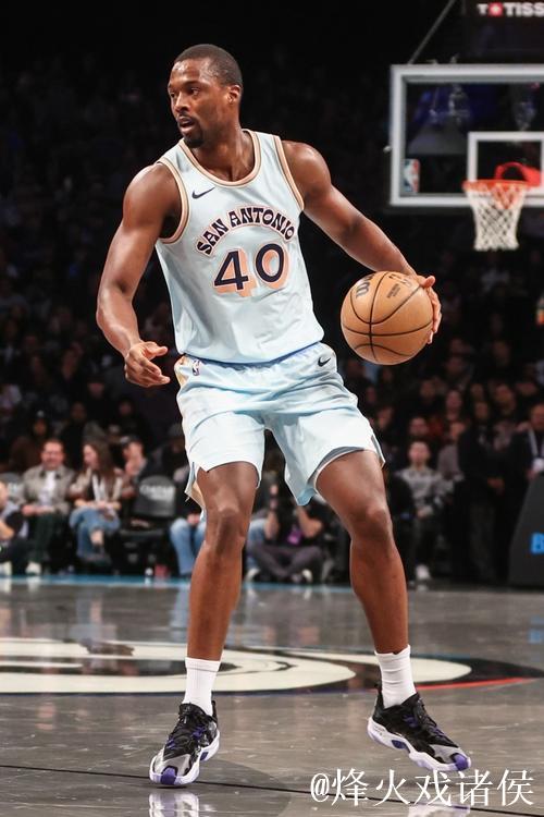 巴恩斯防守发威,马刺成功压制雷霆核心杰伦威 巴恩斯防守发威,马刺成功压制雷霆核心杰伦威